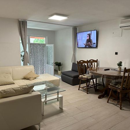Duplex Apartment With Private Swimming Pool بريكو المظهر الخارجي الصورة