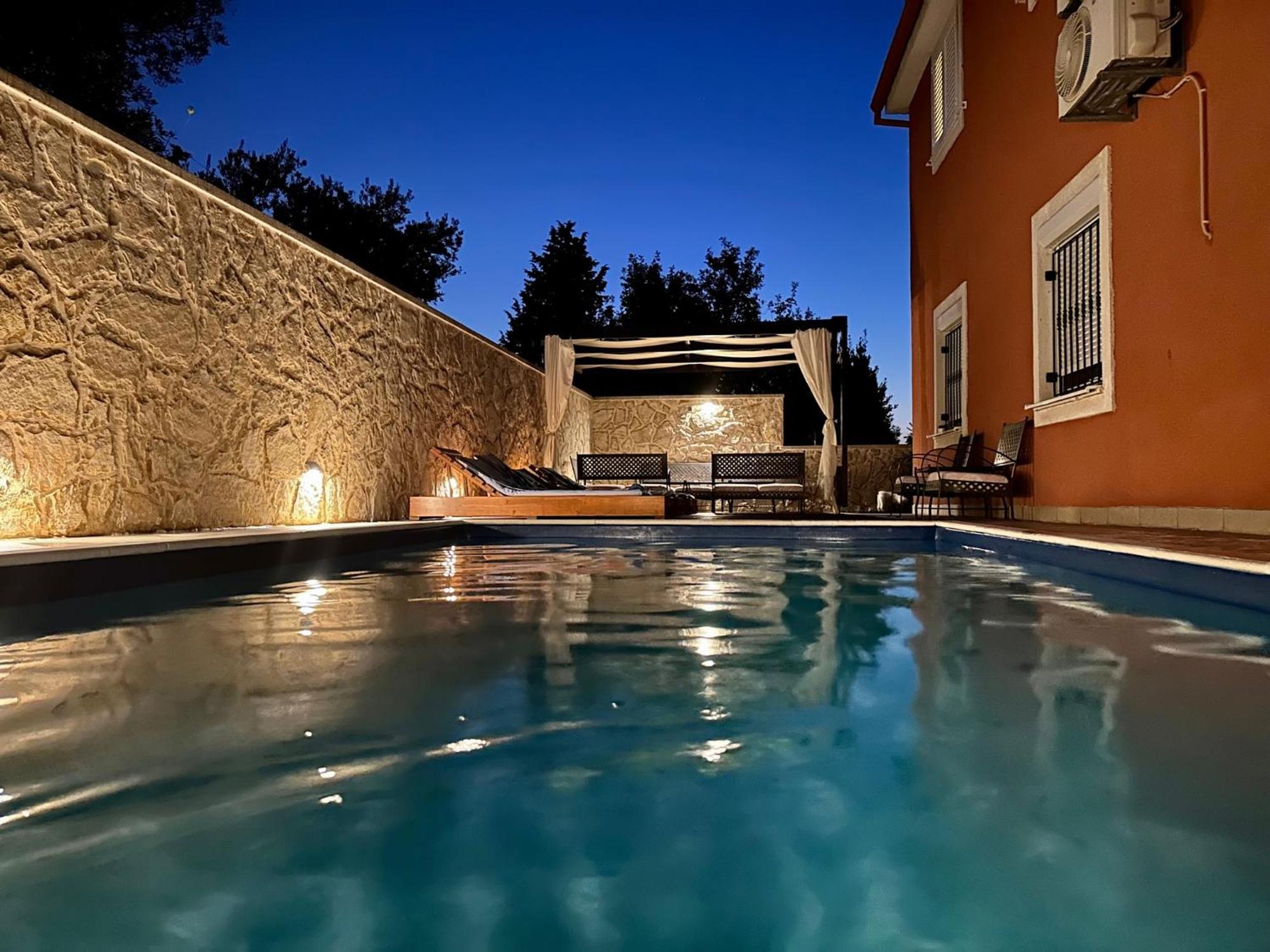 Duplex Apartment With Private Swimming Pool بريكو المظهر الخارجي الصورة