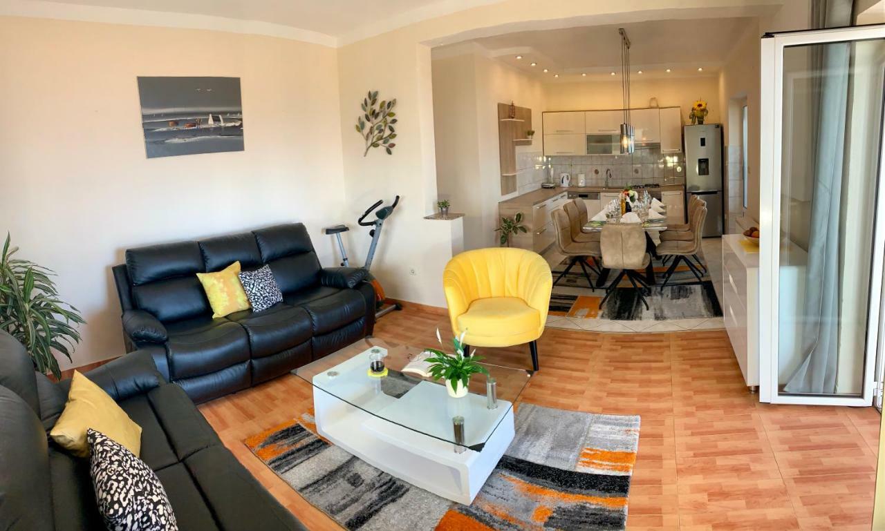 Duplex Apartment With Private Swimming Pool بريكو المظهر الخارجي الصورة