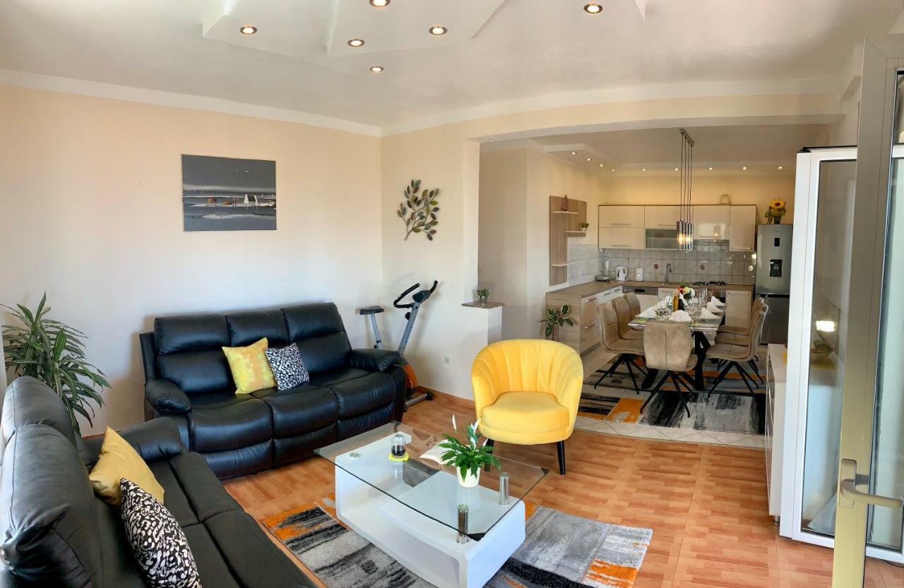 Duplex Apartment With Private Swimming Pool بريكو المظهر الخارجي الصورة